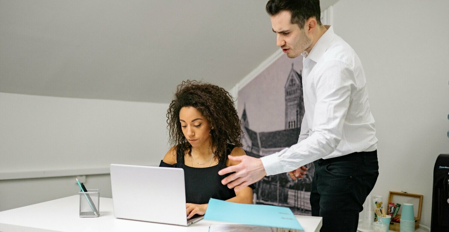 o que a empresa precisa cumprir